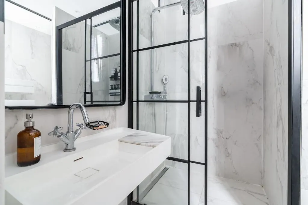 Appartement Familial Parisien Apartment