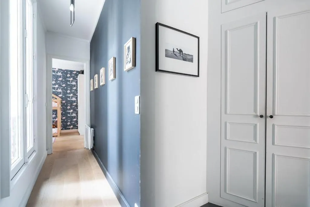 Apartment Appartement Familial Parisien